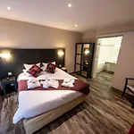 Hotel Le Moulin Du Landion Et 3*