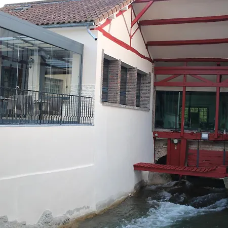 Le Moulin Du Landion Et 3* דולאנקור