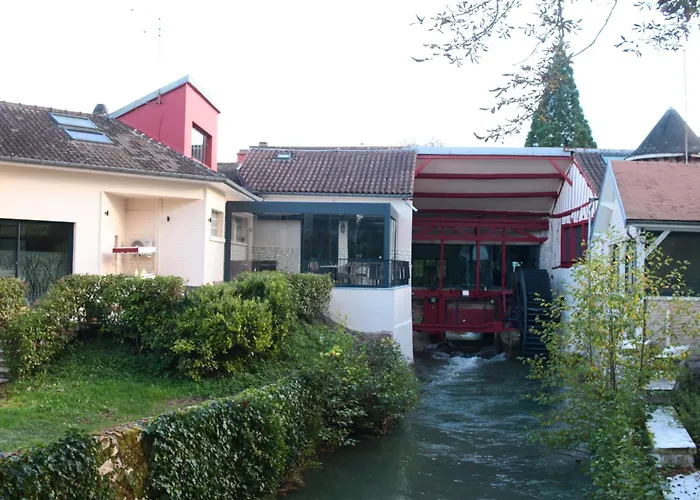 Hotel Le Moulin Du Landion Et 3*