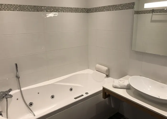 فندق Le Moulin Du Landion Et دولانكور